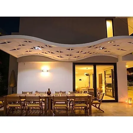 Villa Sleeps 10 Pool Air Con Wifi